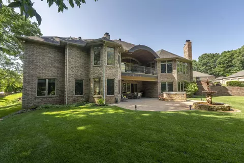 Exterior - 410 S Oaks Dr, Springfield, MO 65809 photo 16 of 25