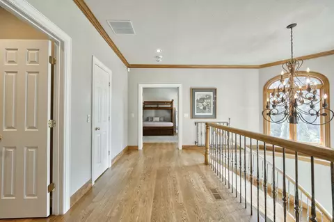 Entry Way - 410 S Oaks Dr, Springfield, MO 65809 photo 5 of 12