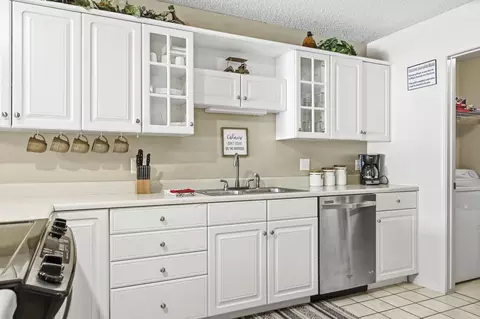 Kitchen - 193 Avondale Dr #4, Branson, MO 65616 photo 2 of 5