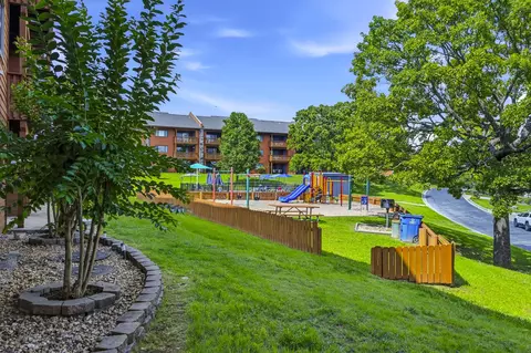 Exterior - 193 Avondale Dr #4, Branson, MO 65616 photo 4 of 9