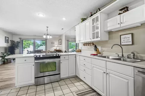 Kitchen - 193 Avondale Dr #4, Branson, MO 65616 photo 3 of 5
