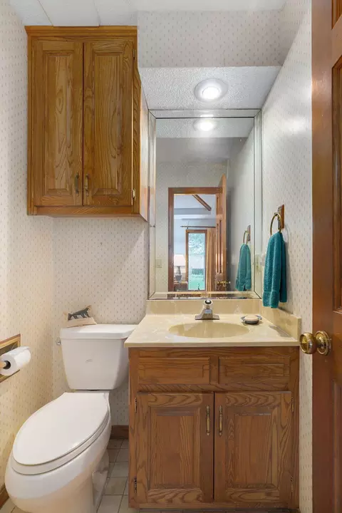 Bath - 2017 E Richmond St, Springfield, MO 65804 photo 5 of 5