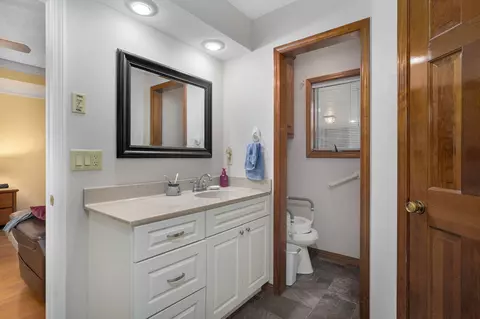 Bath - 2017 E Richmond St, Springfield, MO 65804 photo 1 of 5