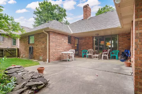 Exterior - 2017 E Richmond St, Springfield, MO 65804 photo 4 of 10
