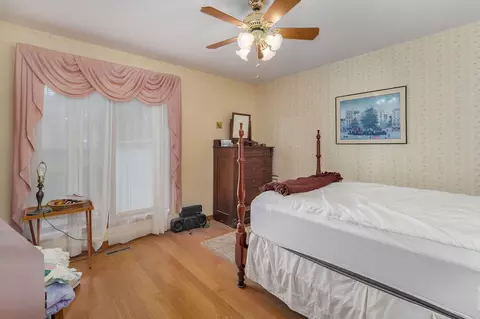 Bedroom - 2017 E Richmond St, Springfield, MO 65804 photo 4 of 4