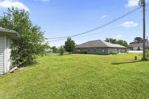 Exterior - 126 128 W Terrace Ct, Sparta, MO 65753 photo 6 of 7