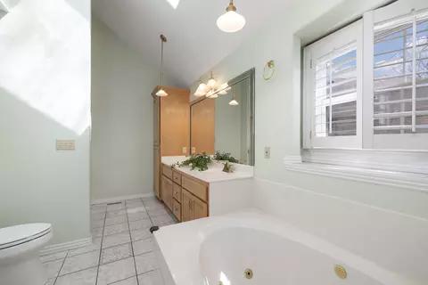 Bath - 2520 W Arlington St, Springfield, MO 65810 photo 1 of 6