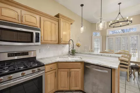 Kitchen - 2520 W Arlington St, Springfield, MO 65810 photo 3 of 10