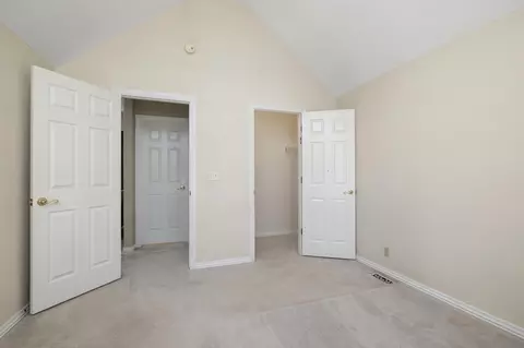 Bedroom - 2520 W Arlington St, Springfield, MO 65810 photo 2 of 3