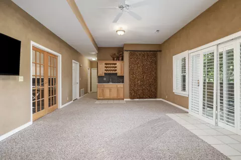 Living - 2520 W Arlington St, Springfield, MO 65810 photo 7 of 10