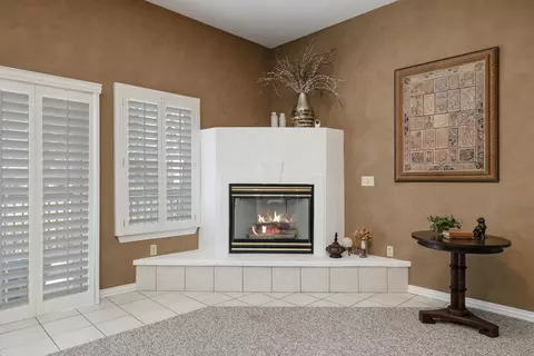 Living - 2520 W Arlington St, Springfield, MO 65810 photo 10 of 10