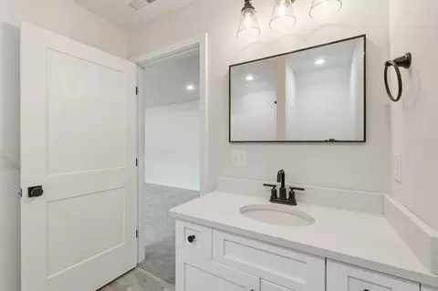 Bath - 6080 S Holland Ave, Springfield, MO 65810 photo 5 of 6