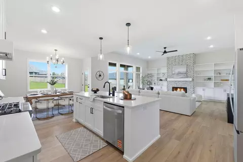 Kitchen - 6080 S Holland Ave, Springfield, MO 65810 photo 5 of 6