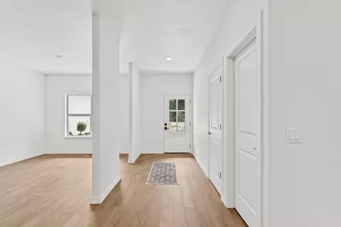 Entry Way - 329 N Ridge Pl, Branson, MO 65616 photo 5 of 9