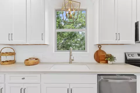 Kitchen - 329 N Ridge Pl, Branson, MO 65616 photo 5 of 5