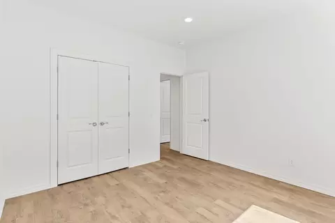 Bedroom - 329 N Ridge Pl, Branson, MO 65616 photo 7 of 9