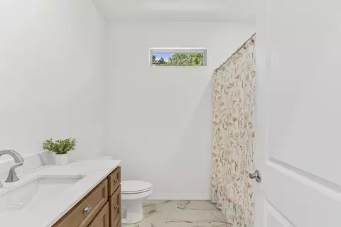 Bath - 329 N Ridge Pl, Branson, MO 65616 photo 3 of 3