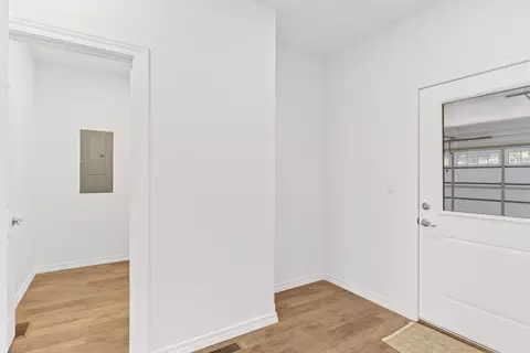 Entry Way - 329 N Ridge Pl, Branson, MO 65616 photo 6 of 9