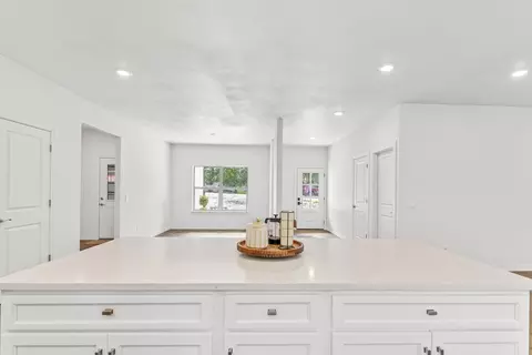 Kitchen - 329 N Ridge Pl, Branson, MO 65616 photo 4 of 5
