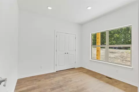 Bedroom - 329 N Ridge Pl, Branson, MO 65616 photo 8 of 9