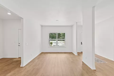 Living - 329 N Ridge Pl, Branson, MO 65616 photo 6 of 7