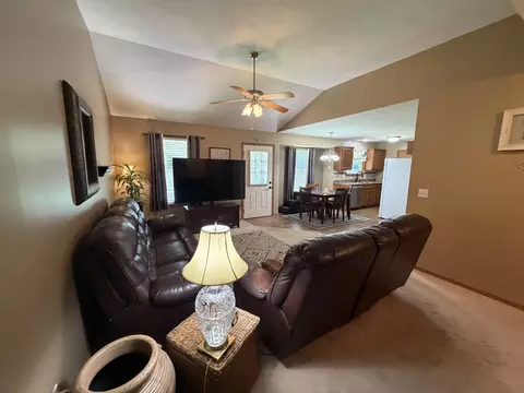 Living - 835 S Natalie Ave, Springfield, MO 65802 photo 2 of 3