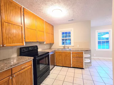 Kitchen - 1553 S Pickwick Ave, Springfield, MO 65804 photo 2 of 4