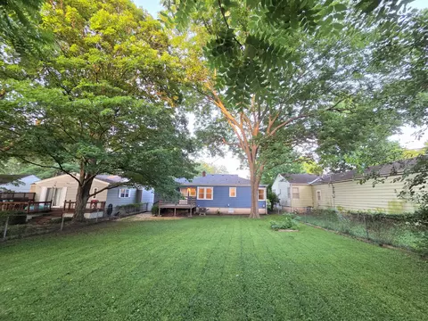 Exterior - 1553 S Pickwick Ave, Springfield, MO 65804 photo 8 of 23