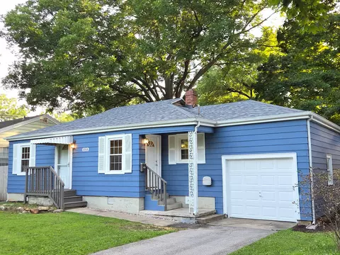 Exterior - 1553 S Pickwick Ave, Springfield, MO 65804 photo 3 of 23