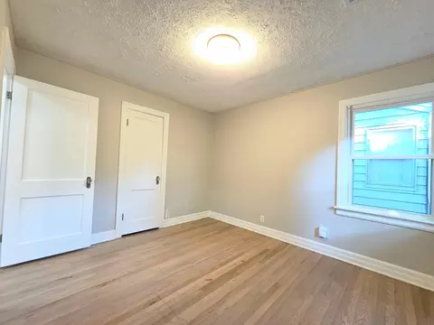 Bedroom - 1553 S Pickwick Ave, Springfield, MO 65804 photo 5 of 6