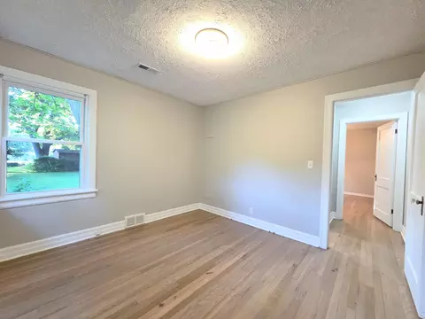 Bedroom - 1553 S Pickwick Ave, Springfield, MO 65804 photo 3 of 6