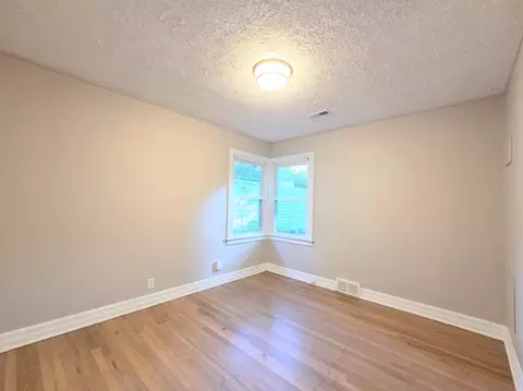 Bedroom - 1553 S Pickwick Ave, Springfield, MO 65804 photo 4 of 6