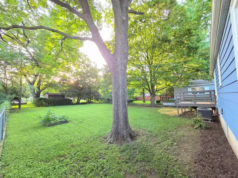 Exterior - 1553 S Pickwick Ave, Springfield, MO 65804 photo 10 of 23