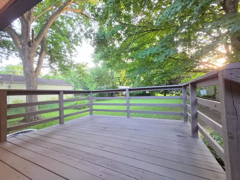 Exterior - 1553 S Pickwick Ave, Springfield, MO 65804 photo 15 of 23