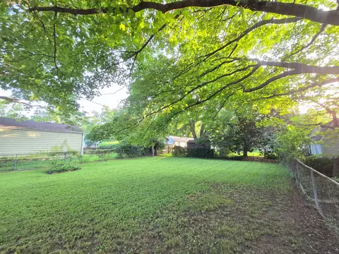 Exterior - 1553 S Pickwick Ave, Springfield, MO 65804 photo 18 of 23