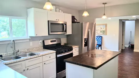 Kitchen - 129 W Cline St, Aurora, MO 65605 photo 1 of 2