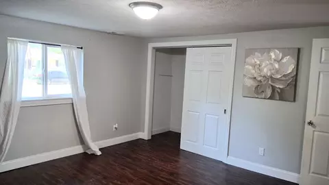 Bedroom - 129 W Cline St, Aurora, MO 65605 photo 2 of 2