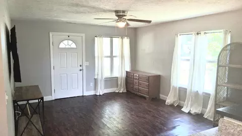 Living - 129 W Cline St, Aurora, MO 65605 photo 1 of 2