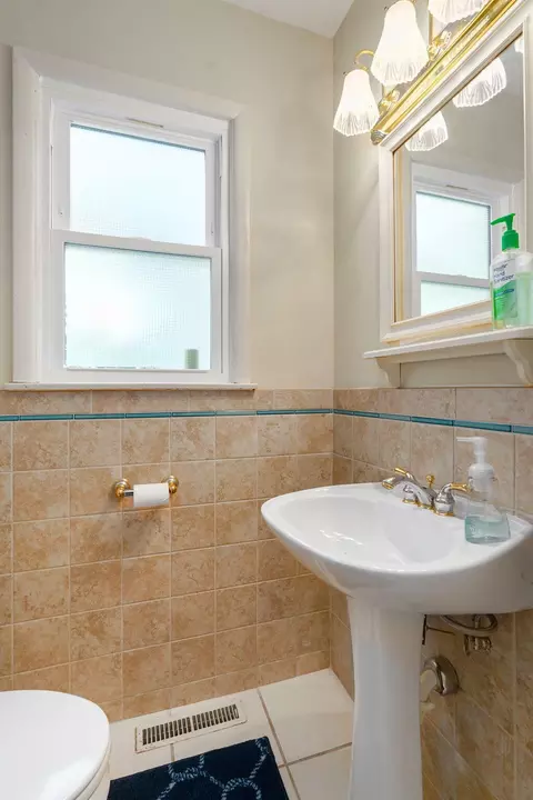 Bath - 1626 S St Charles Ave, Springfield, MO 65804 photo 2 of 2