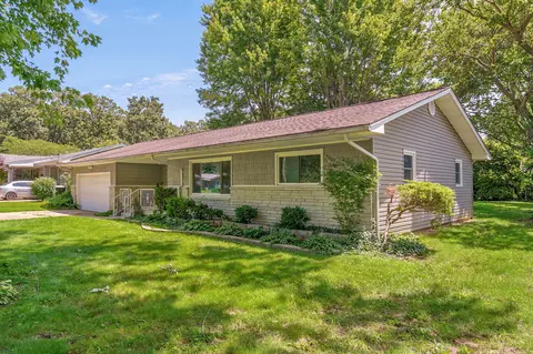 Exterior - 1626 S St Charles Ave, Springfield, MO 65804 photo 3 of 12