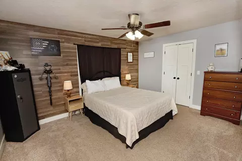Bedroom - 249 Pine Ridge St, Marshfield, MO 65706 photo 2 of 2
