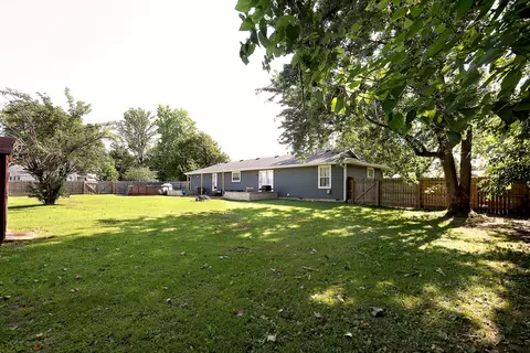 Exterior - 249 Pine Ridge St, Marshfield, MO 65706 photo 4 of 5