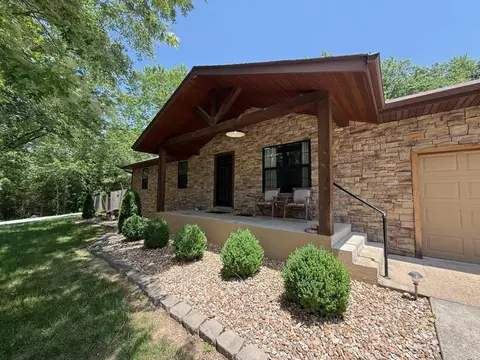 2720 Jennifer Dr, West Plains, MO 65775