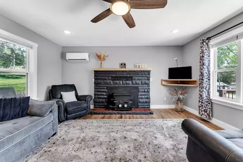 Living - 61 Rolla Hill Rd, Galena, MO 65656 photo 1 of 4