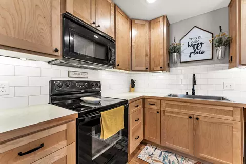 Kitchen - 61 Rolla Hill Rd, Galena, MO 65656 photo 3 of 3