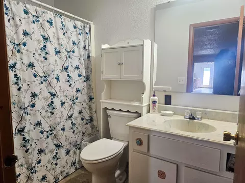 Bath - 8737 Sapper St, Winona, MO 65588 photo 1 of 2