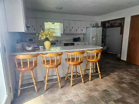 Kitchen - 8737 Sapper St, Winona, MO 65588 photo 2 of 5