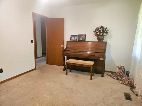 Bedroom - 8737 Sapper St, Winona, MO 65588 photo 2 of 7