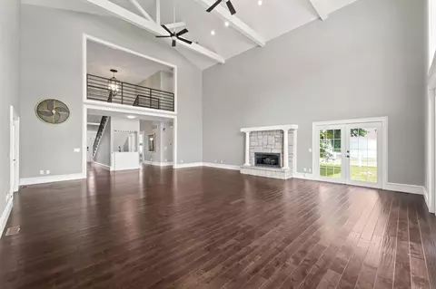 Living - 1132 N Farm Road 185, Springfield, MO 65802 photo 3 of 8