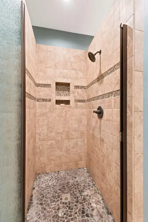 Bath - 1132 N Farm Road 185, Springfield, MO 65802 photo 3 of 12